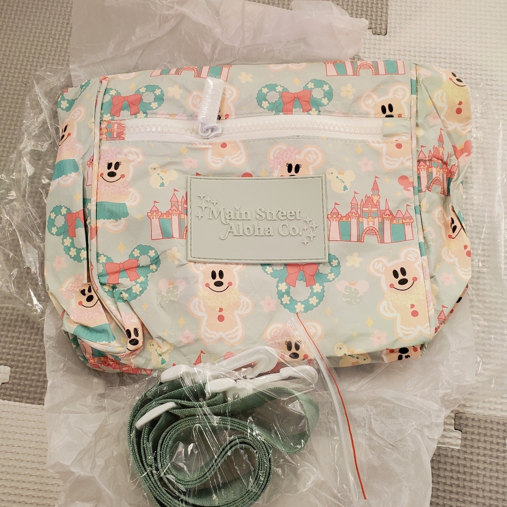 Main Street Aloha Co. Disney Themed Crossbody Mini Tote Bag brand New Hawaii